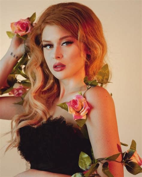 Renee Olstead Leaked Nude And Sexy (16 Photos)